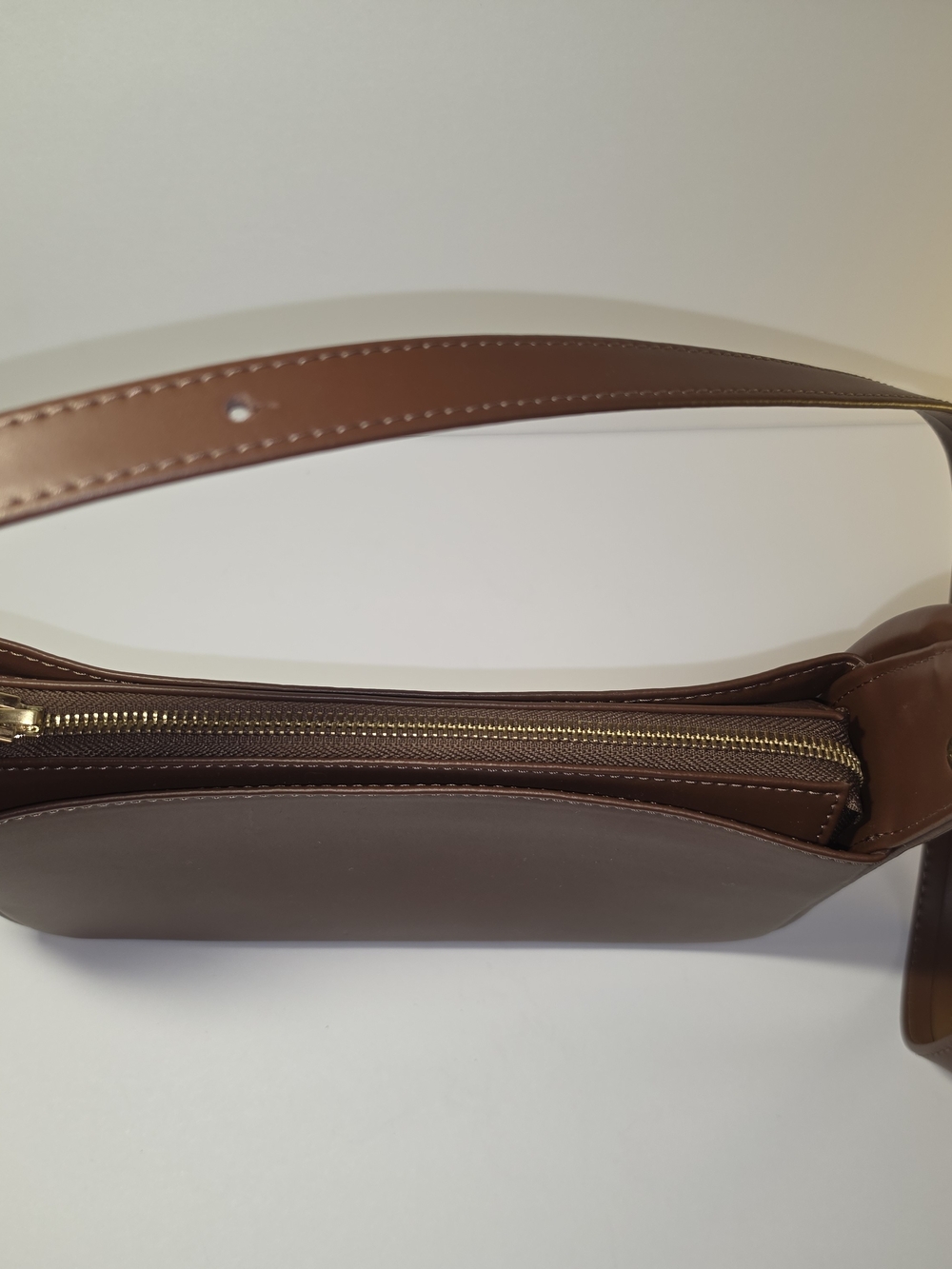 BAGLLET BG136 Chestnut Italian Leather Baguette Crossbody Bag - Picture 10 of 13